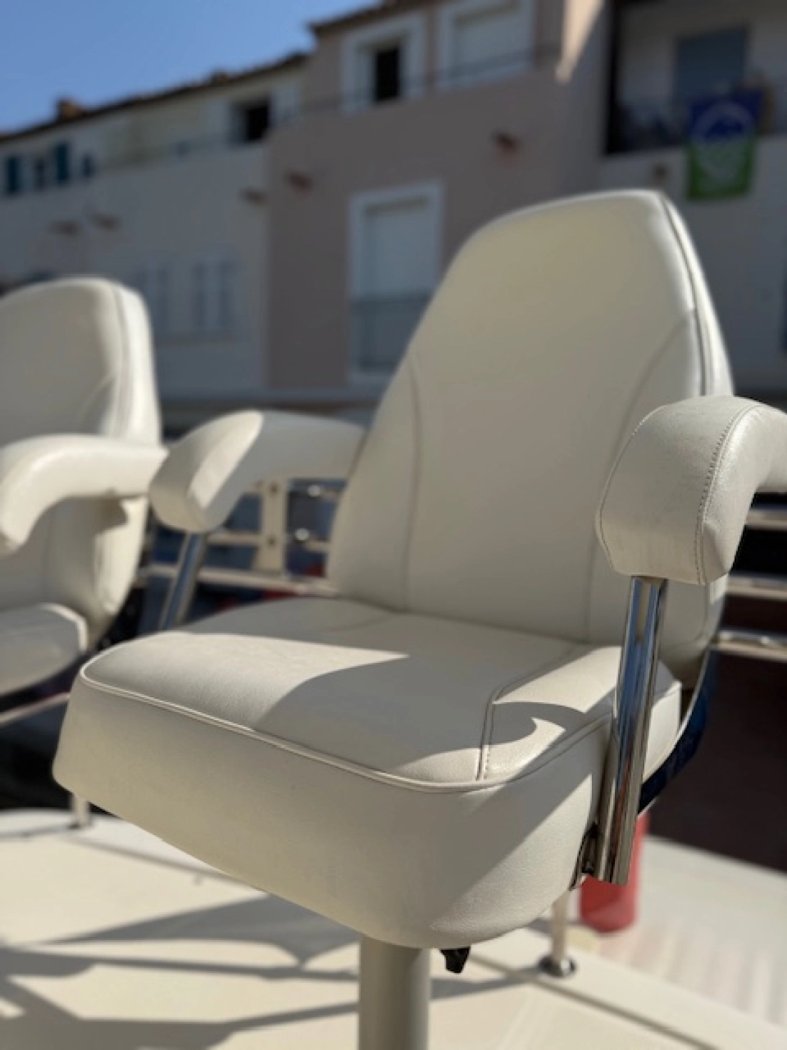 RIVIERA 33