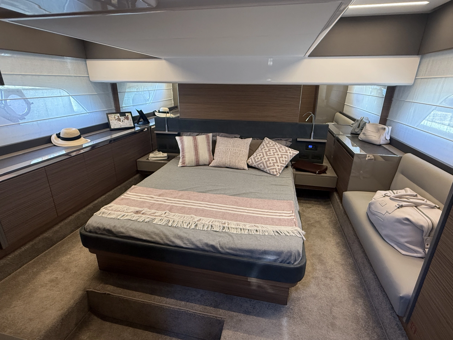 FERRETTI YACHTS 450
