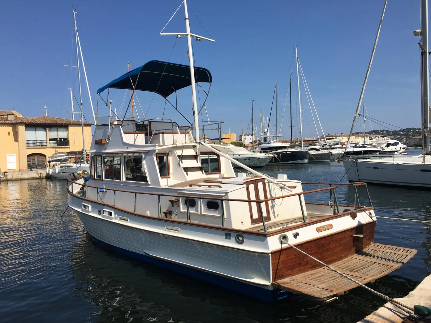 GRAND BANKS TRAWLER 36