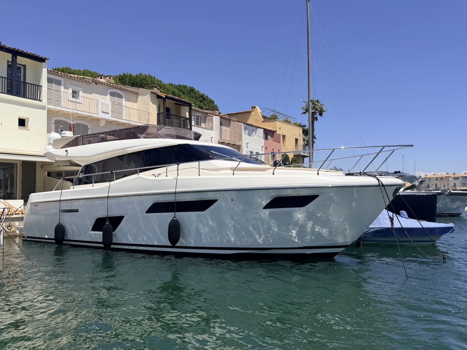 FERRETTI YACHTS 450