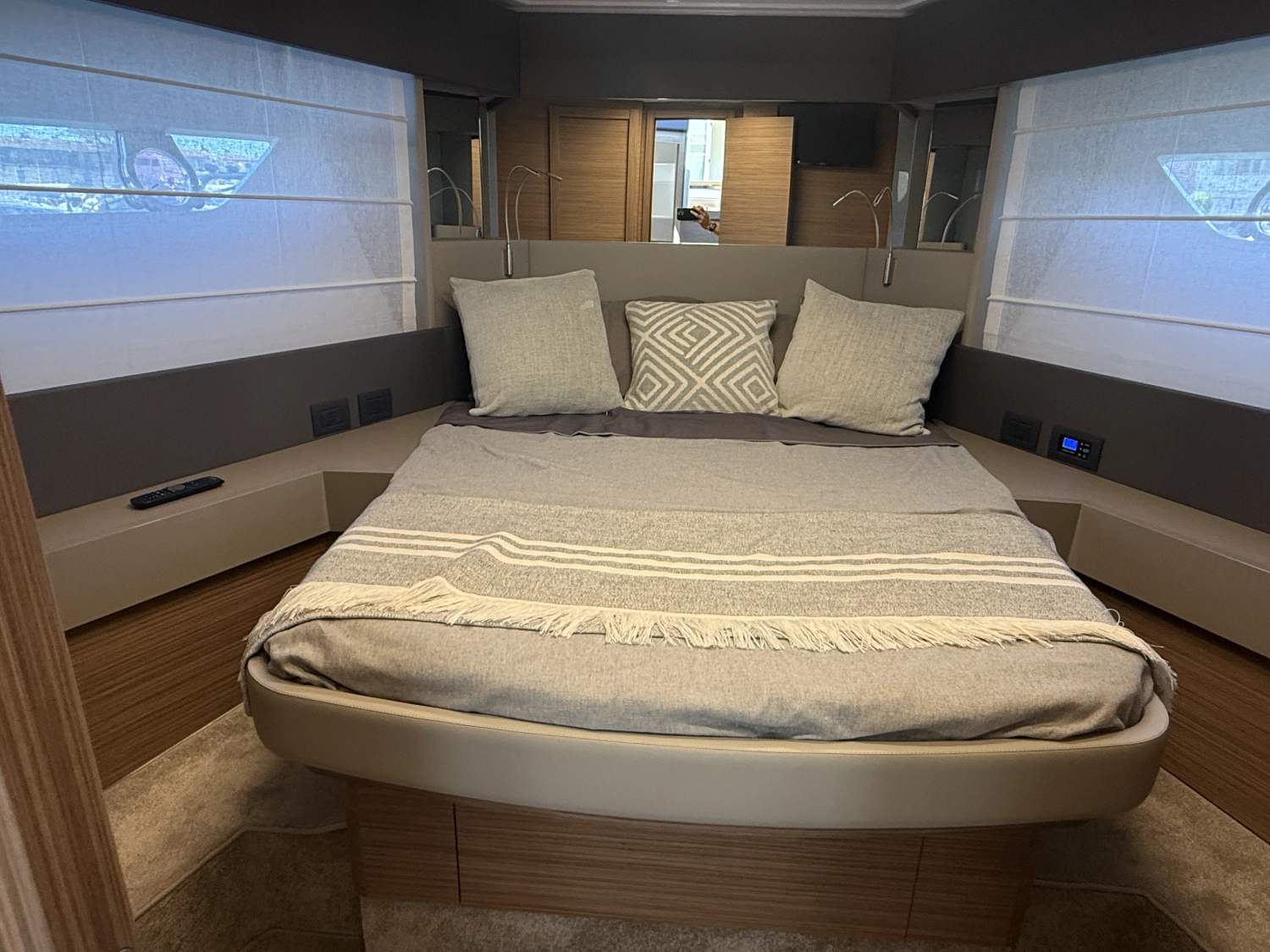 FERRETTI YACHTS 450