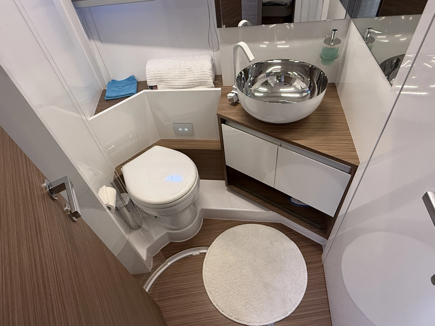 FERRETTI YACHTS 450