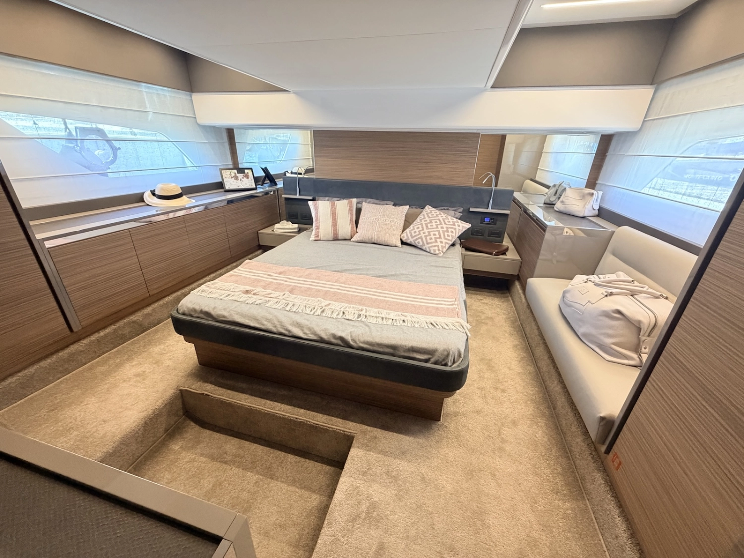 FERRETTI YACHTS 450