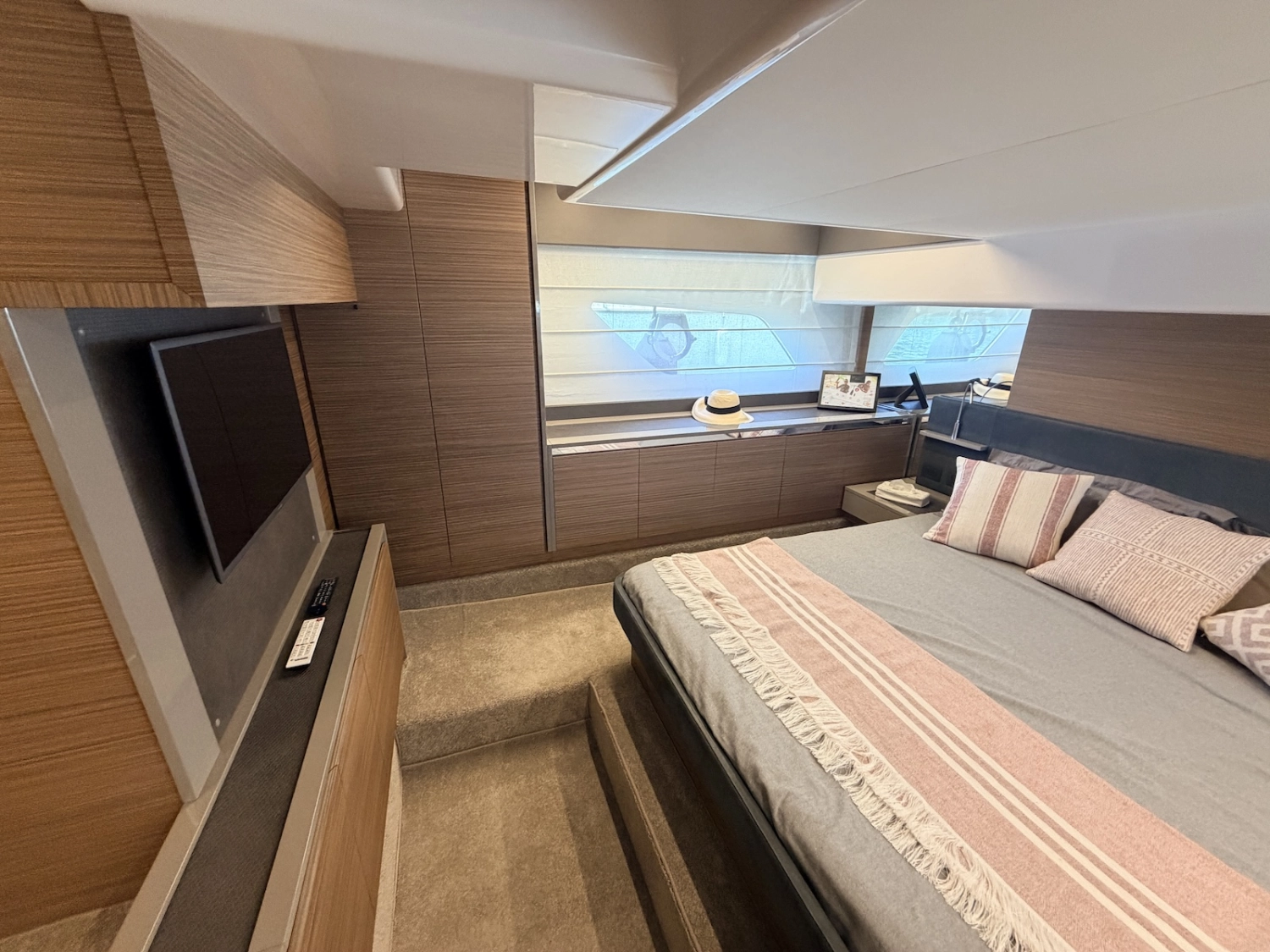 FERRETTI YACHTS 450