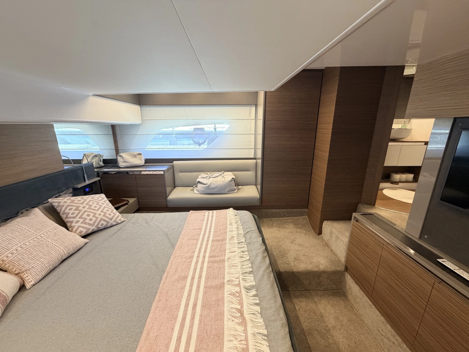 FERRETTI YACHTS 450
