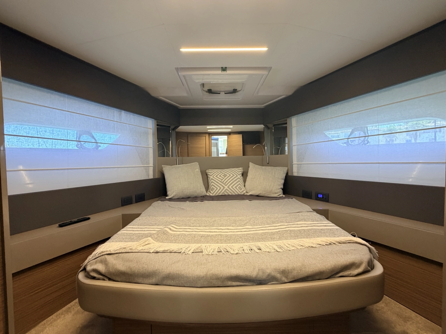 FERRETTI YACHTS 450