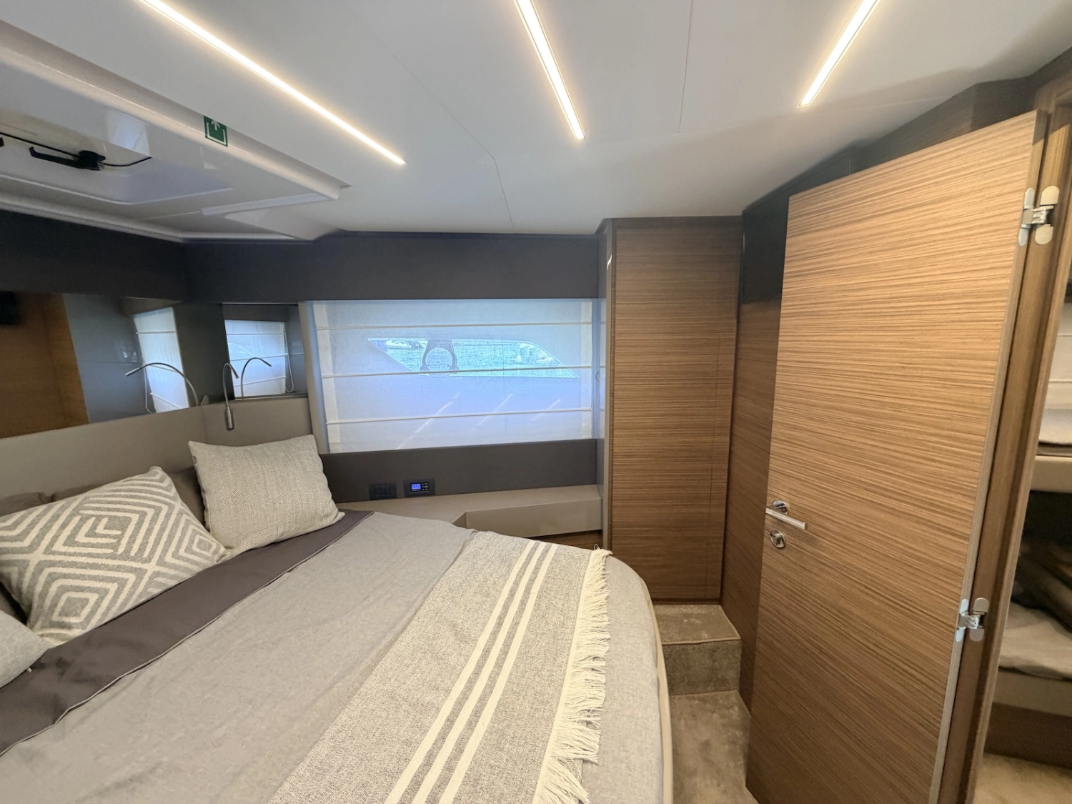 FERRETTI YACHTS 450