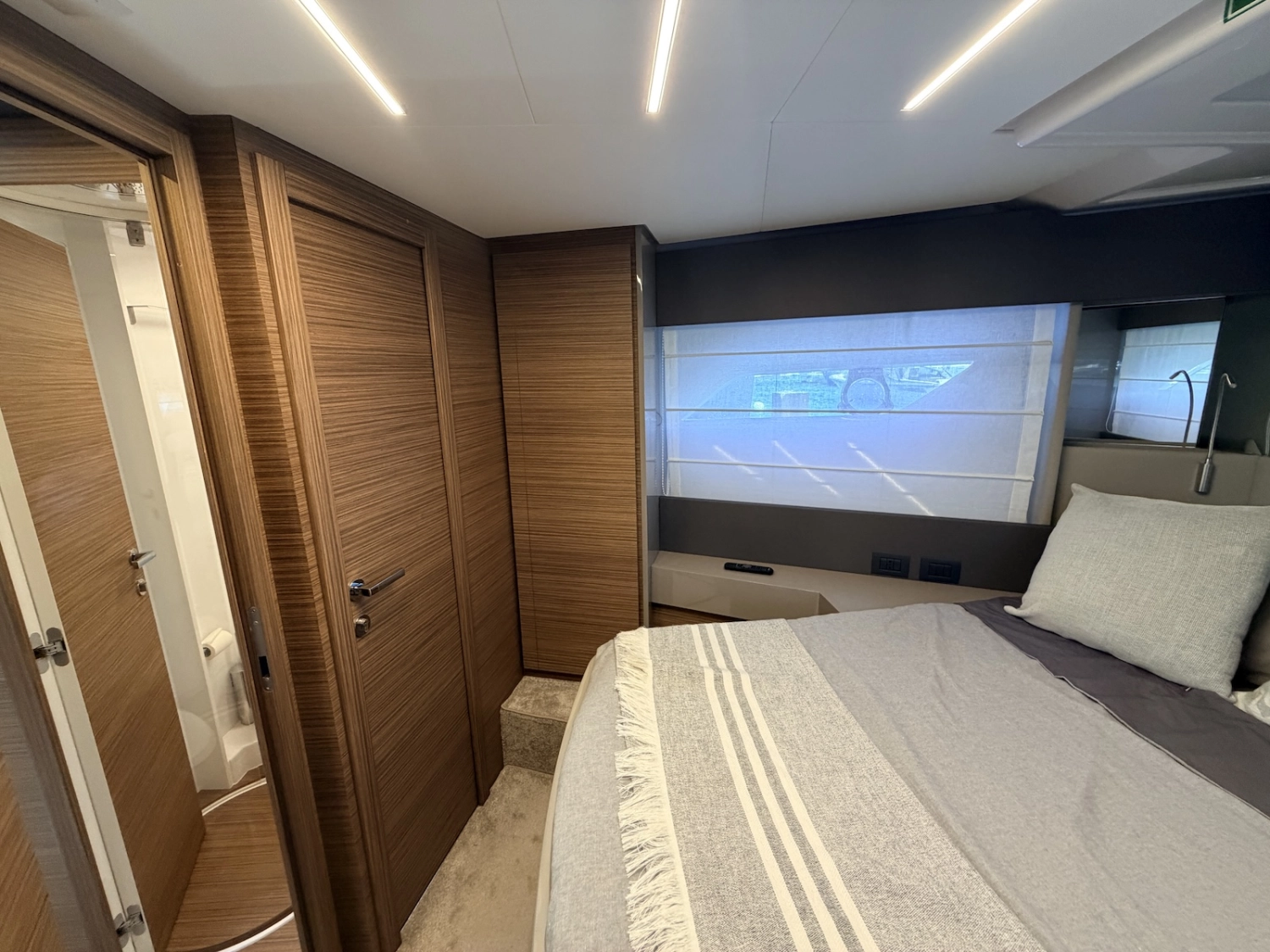 FERRETTI YACHTS 450