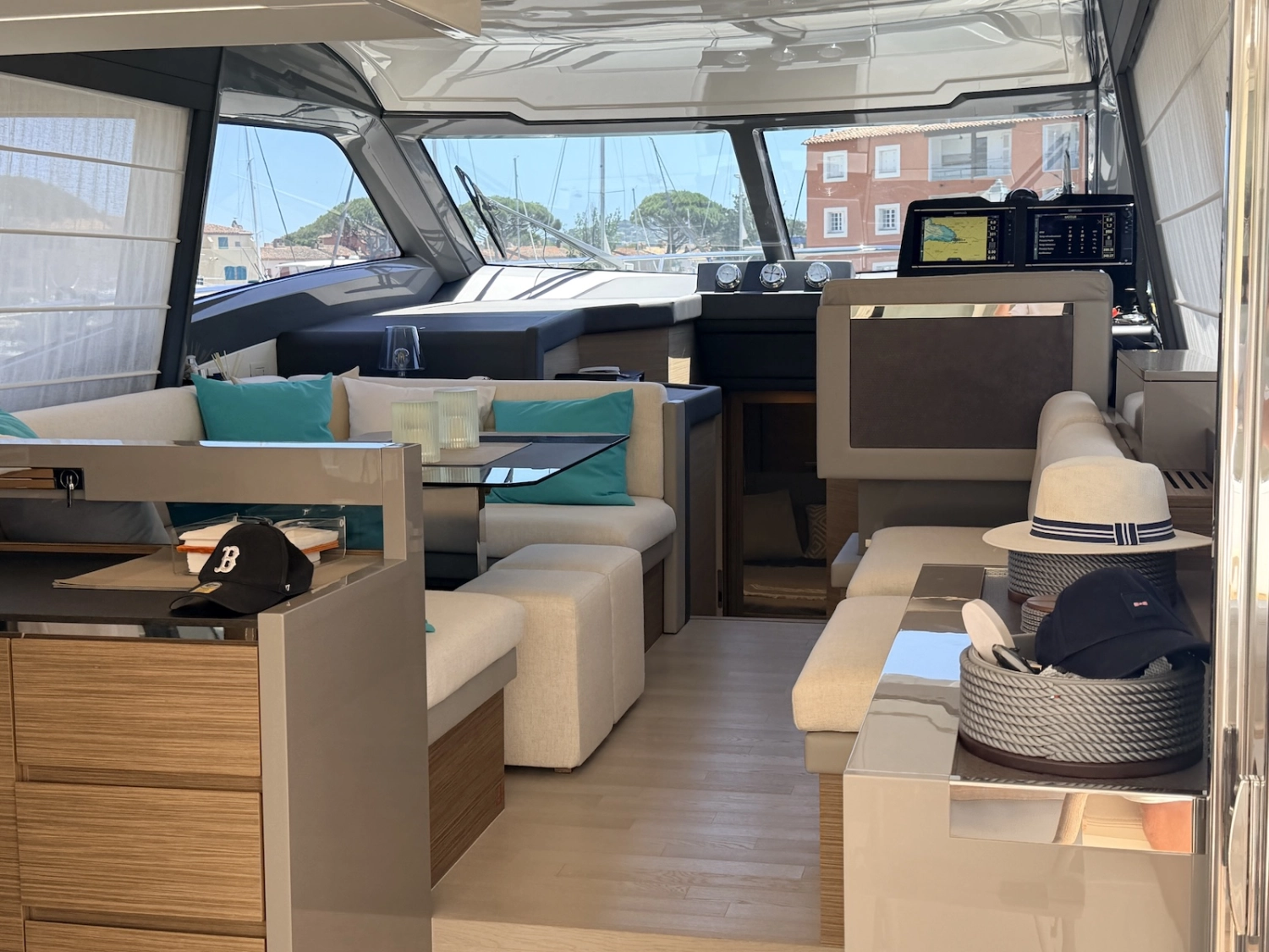 FERRETTI YACHTS 450