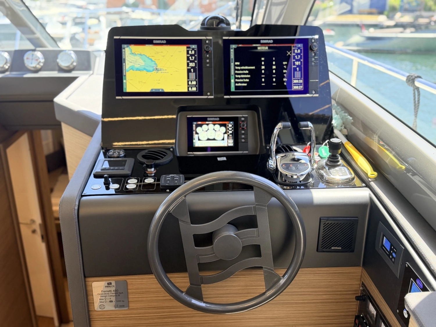 FERRETTI YACHTS 450