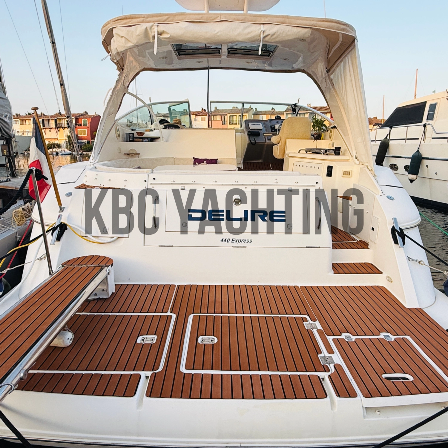 CRUISER YACHTS 440 EXPRESS