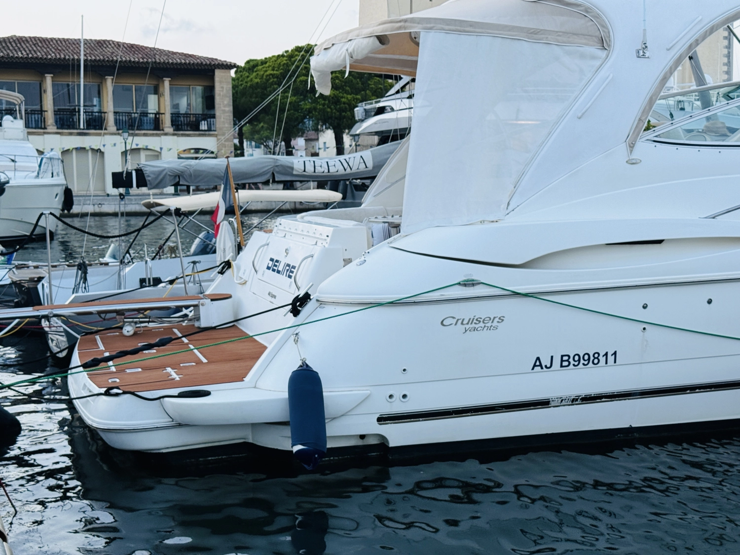 CRUISER YACHTS 440 EXPRESS
