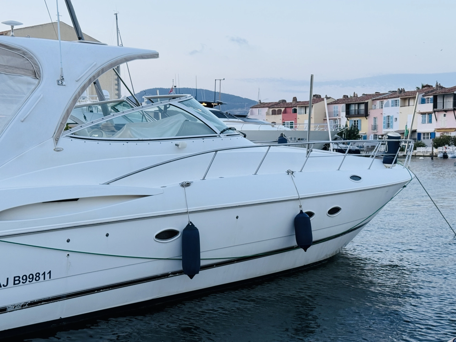 CRUISER YACHTS 440 EXPRESS