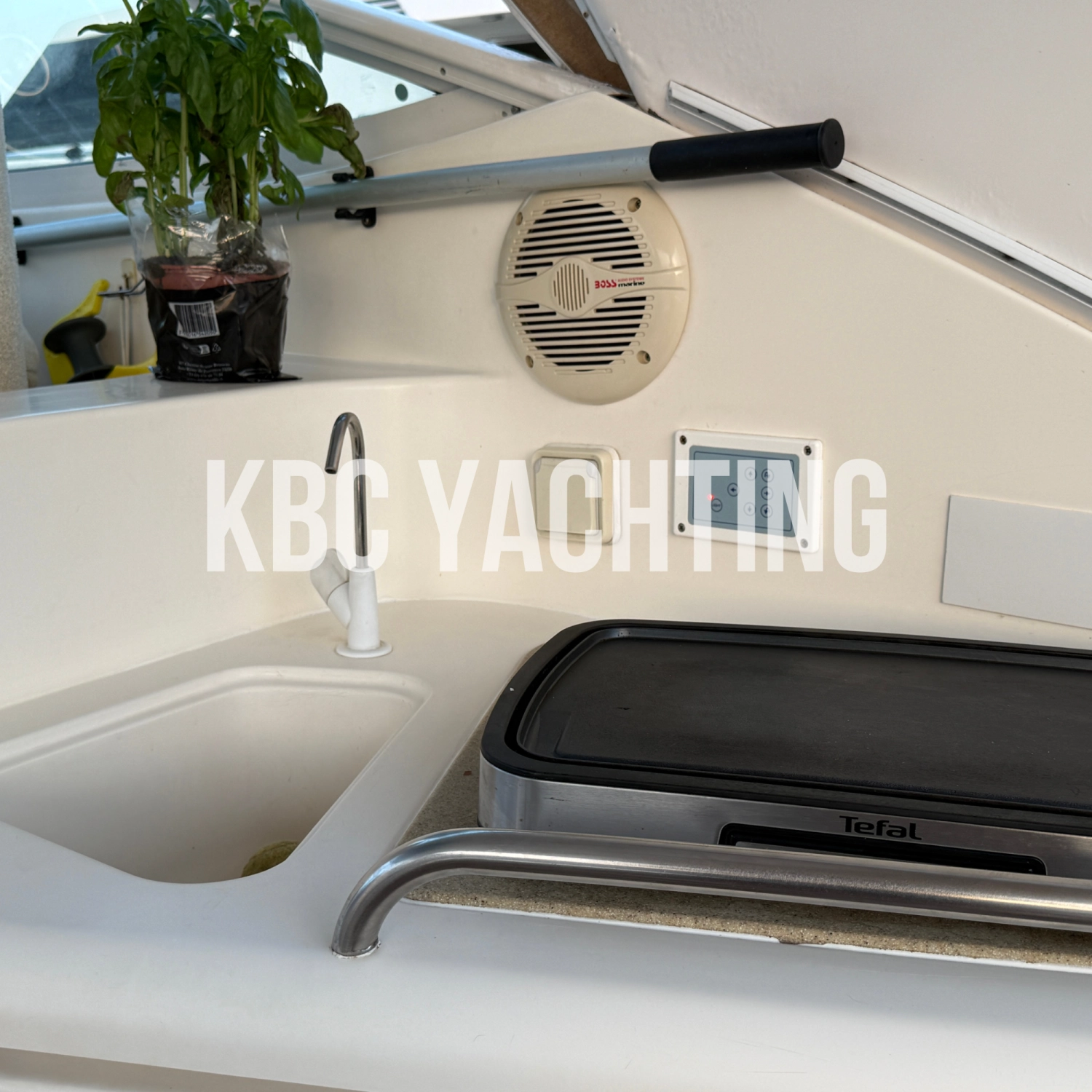 CRUISER YACHTS 440 EXPRESS