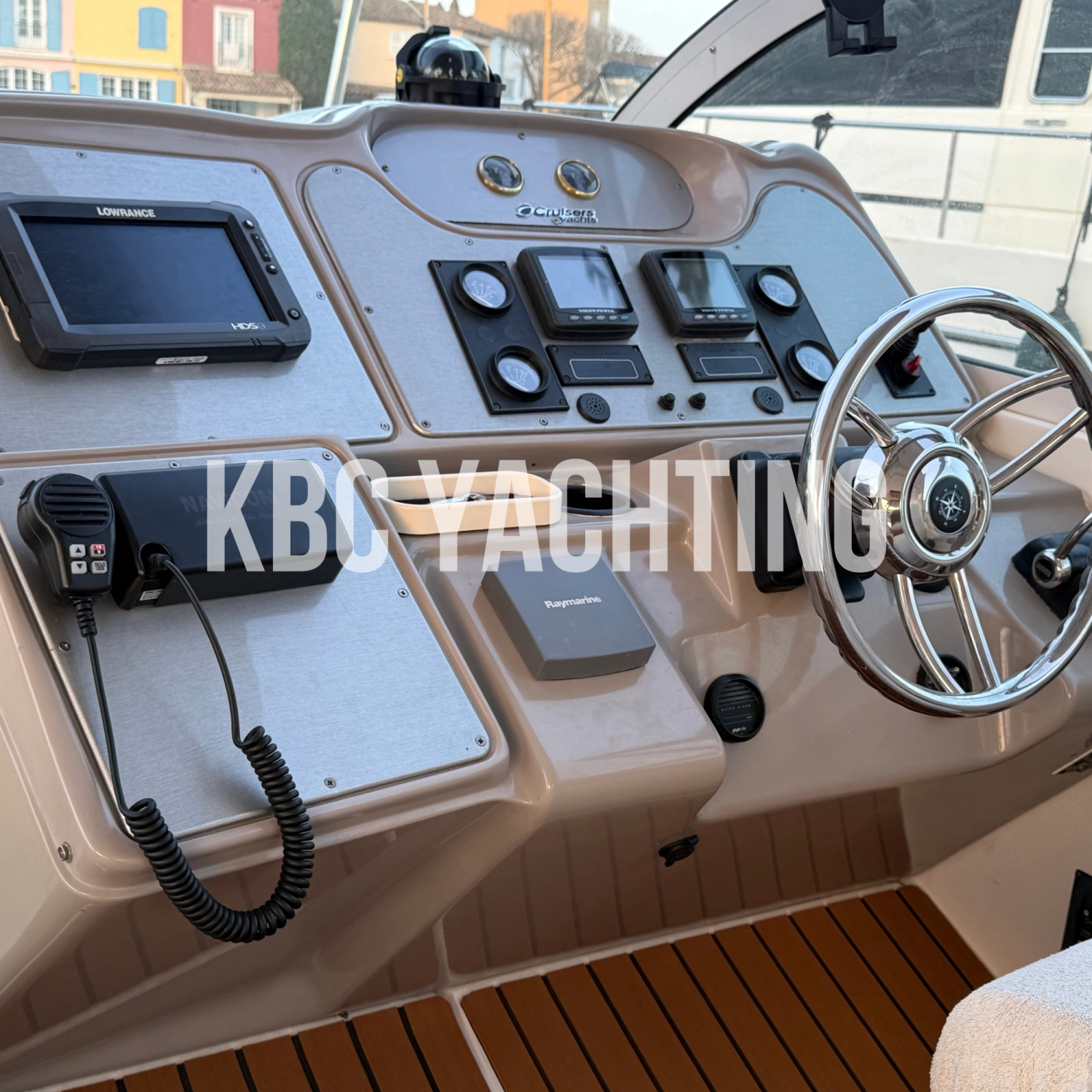 CRUISER YACHTS 440 EXPRESS
