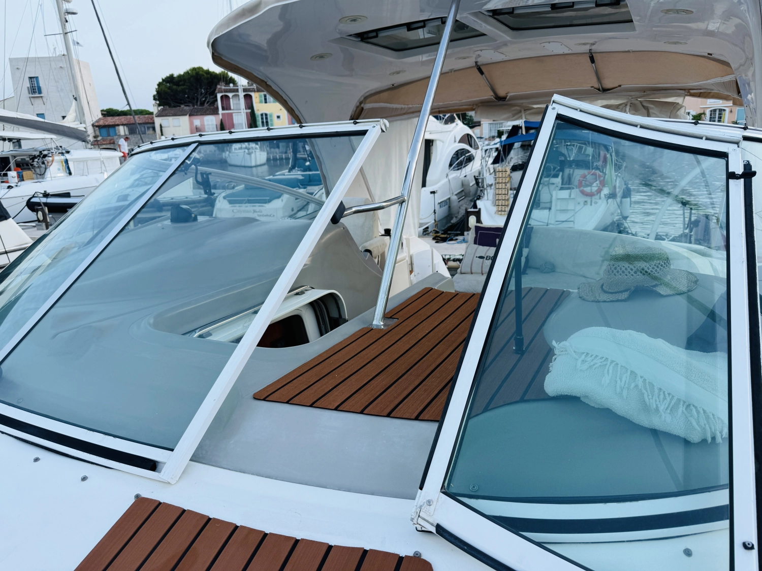 CRUISER YACHTS 440 EXPRESS