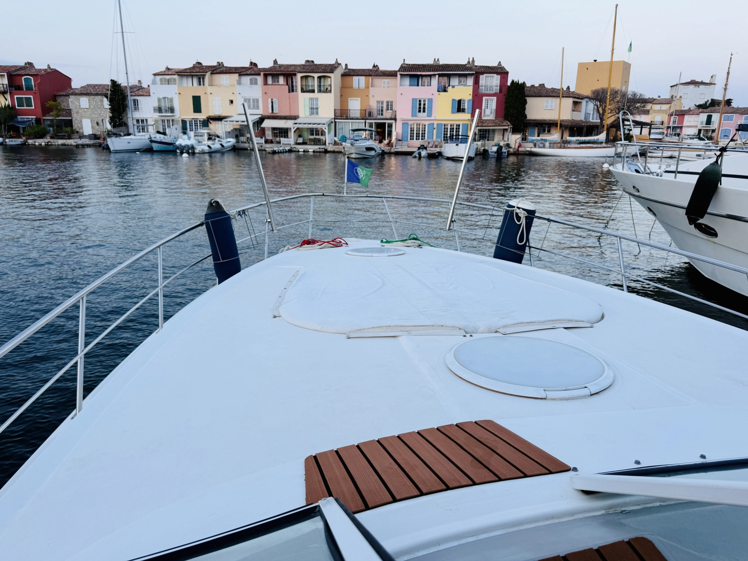 CRUISER YACHTS 440 EXPRESS