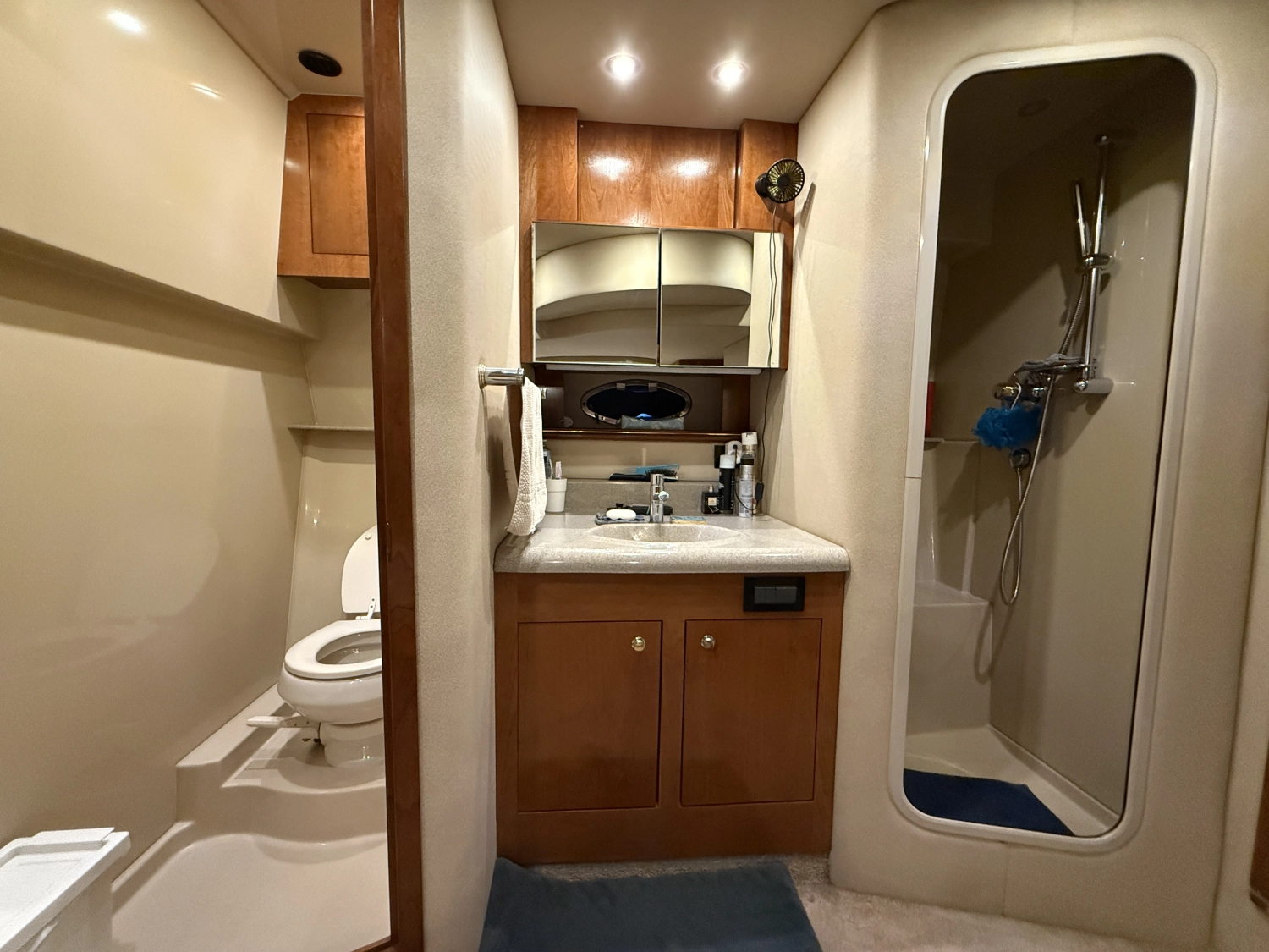 CRUISER YACHTS 440 EXPRESS
