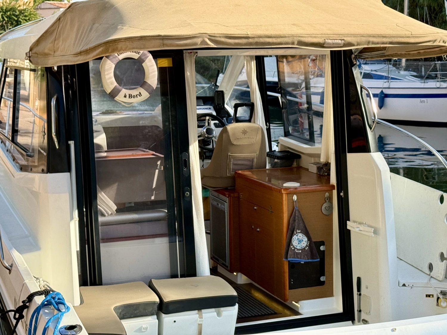 JEANNEAU MERRY FISHER 855