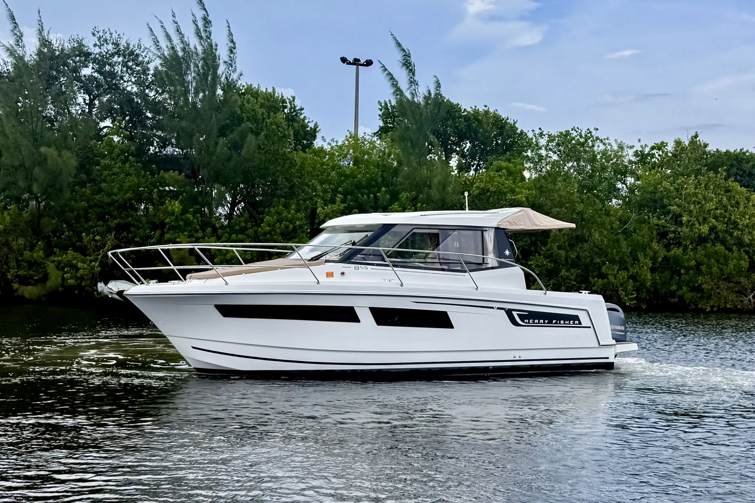 JEANNEAU MERRY FISHER 855