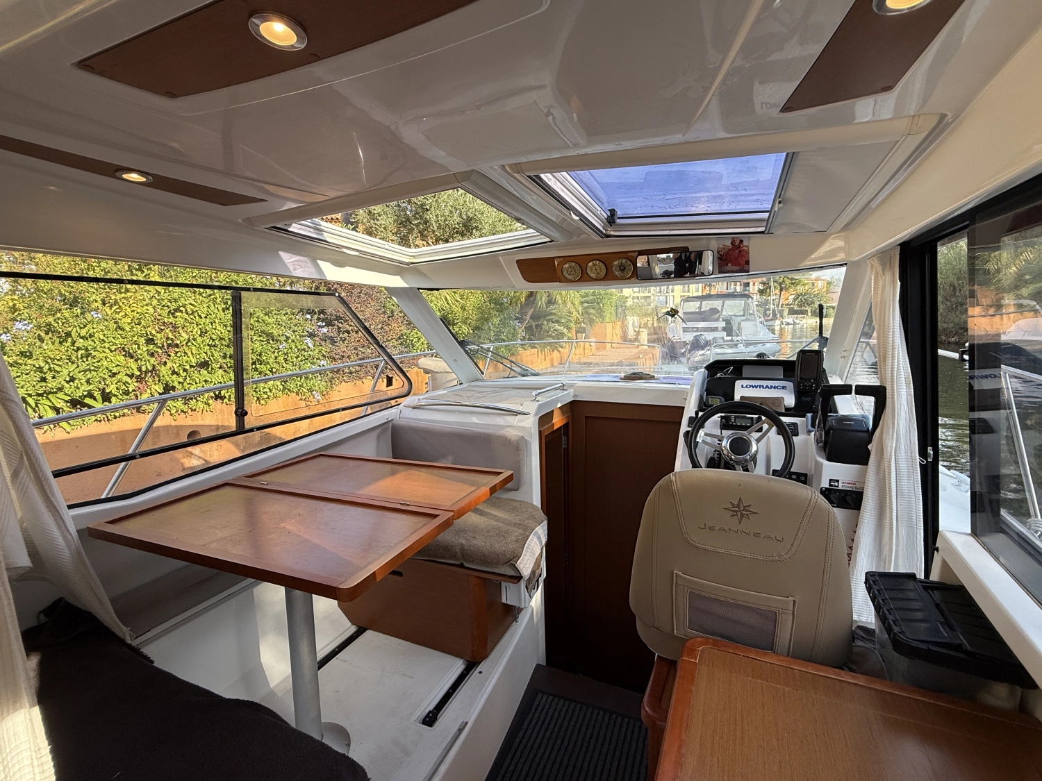 JEANNEAU MERRY FISHER 855