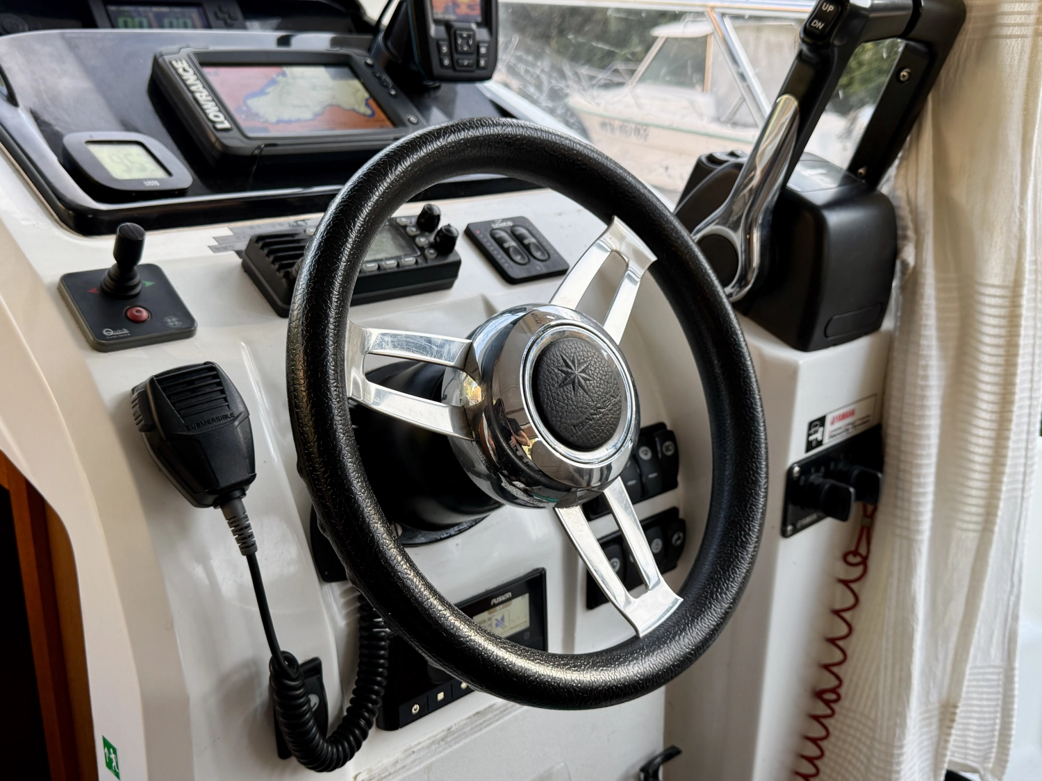 JEANNEAU MERRY FISHER 855