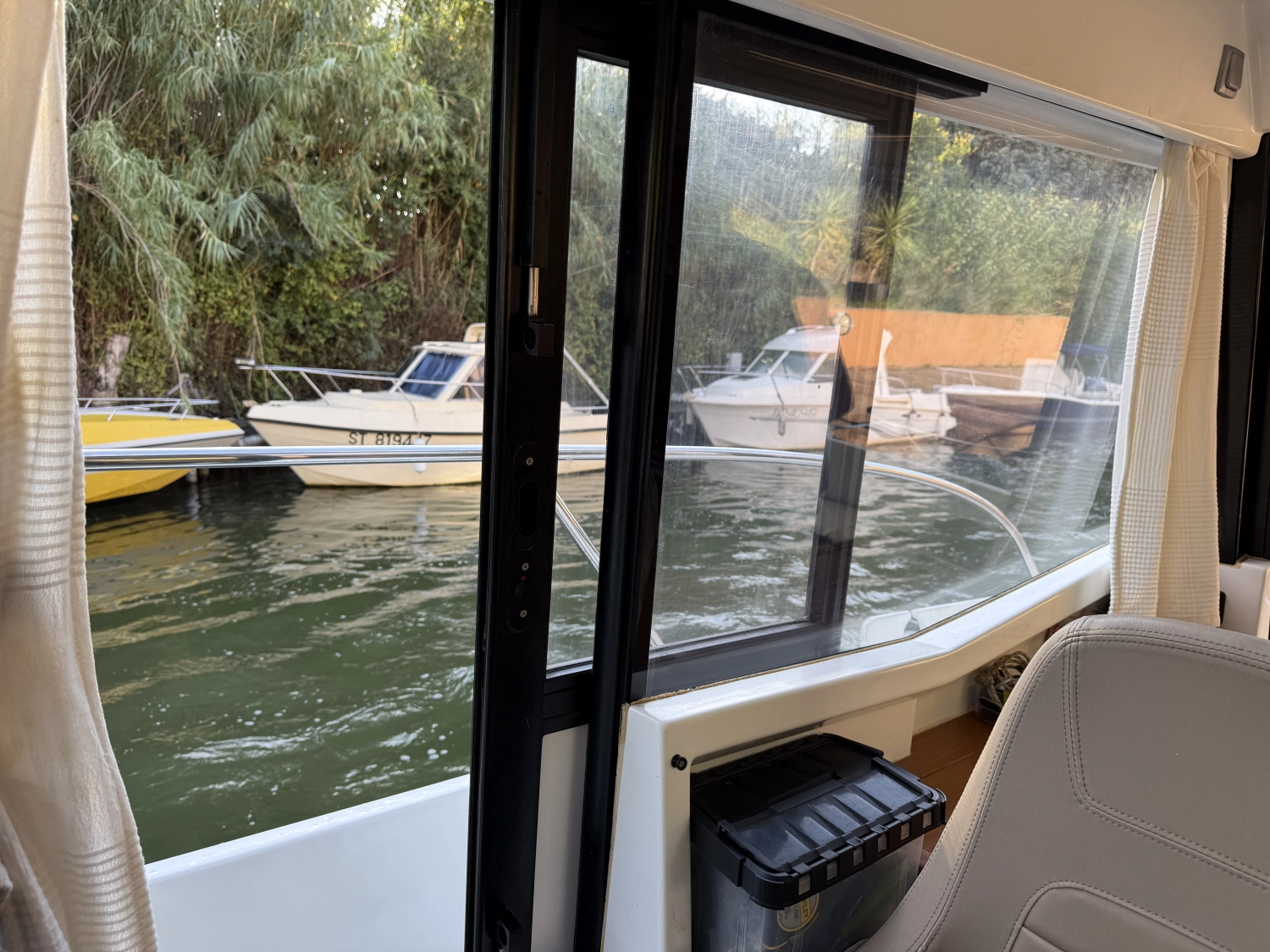 JEANNEAU MERRY FISHER 855