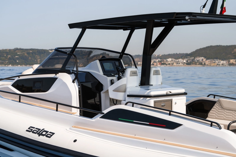 Image de couverture de l'article L'agence KBC Yachting devient  distributeur exclusif de la marque de bateau Salpa Yacht coque rigide et semi-rigide